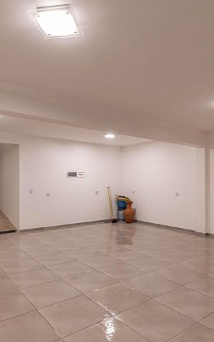 Casa à venda com 225m², 3 quartos e 4 vagasGaragem