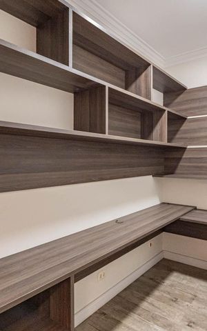 Casa à venda com 225m², 3 quartos e 4 vagasCorredor escritorio