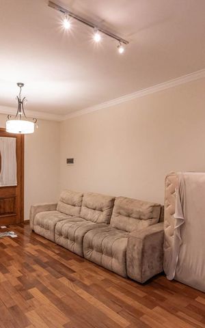 Casa à venda com 225m², 3 quartos e 4 vagasSala