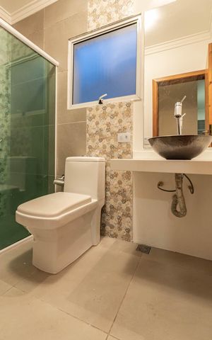 Casa à venda com 225m², 3 quartos e 4 vagasBanheiro