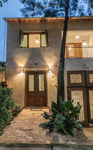 Casa à venda com 225m², 3 quartos e 4 vagasFachada