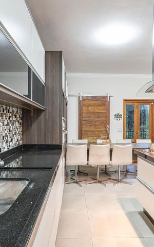 Casa à venda com 225m², 3 quartos e 4 vagasCozinha