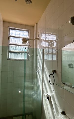 Casa à venda com 466m², 4 quartos e 8 vagas Casa à venda com 466m², 4 quartos e 8 vagasBanheiro suíte 4