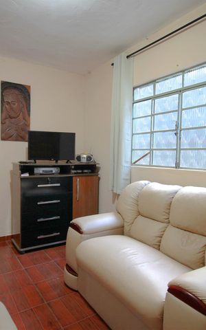 Casa à venda com 189m², 3 quartos e 2 vagas Casa à venda com 189m², 3 quartos e 2 vagasSala