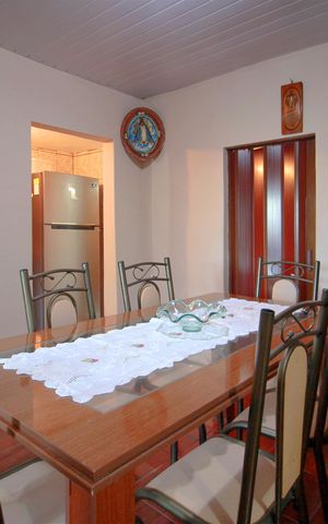 Casa à venda com 189m², 3 quartos e 2 vagas Casa à venda com 189m², 3 quartos e 2 vagasSala de Jantar