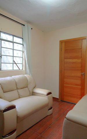 Casa à venda com 189m², 3 quartos e 2 vagas Casa à venda com 189m², 3 quartos e 2 vagasSala