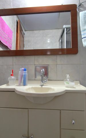 Casa à venda com 189m², 3 quartos e 2 vagas Casa à venda com 189m², 3 quartos e 2 vagasBanheiro