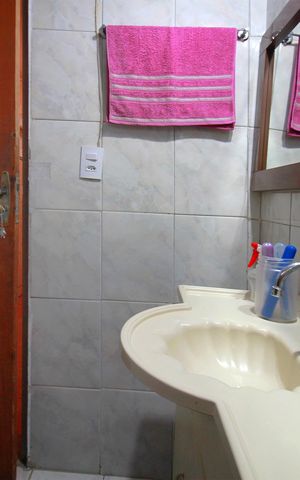 Casa à venda com 189m², 3 quartos e 2 vagas Casa à venda com 189m², 3 quartos e 2 vagasBanheiro