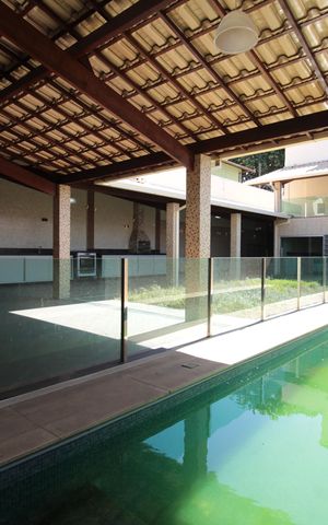 Casa à venda com 640m², 4 quartos e 4 vagasÁrea comum - Piscina
