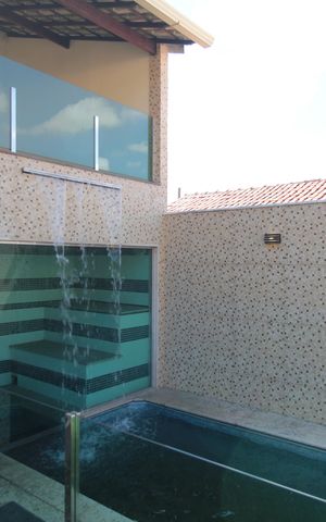 Casa à venda com 640m², 4 quartos e 4 vagasÁrea comum - Piscina