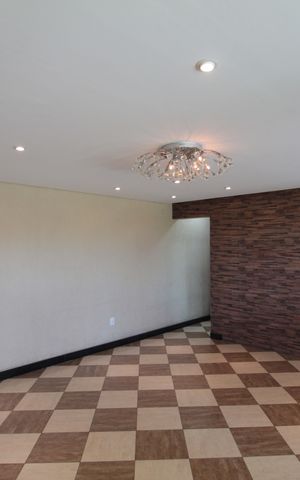 Casa à venda com 640m², 4 quartos e 4 vagasSala