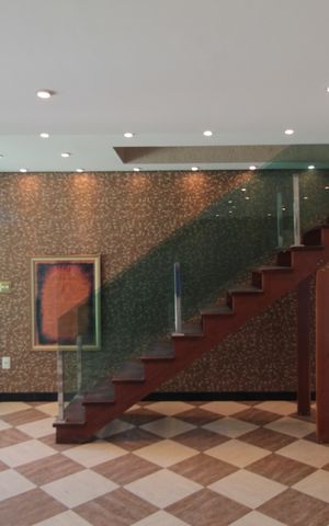 Casa à venda com 640m², 4 quartos e 4 vagasSala