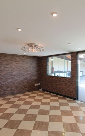 Casa à venda com 640m², 4 quartos e 4 vagasSala