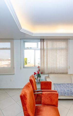 Apartamento à venda com 235m², 5 quartos e 2 vagas Apartamento à venda com 235m², 5 quartos e 2 vagasSala 1