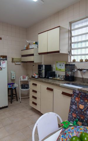Casa à venda com 192m², 3 quartos e 2 vagas Casa à venda com 192m², 3 quartos e 2 vagasCozinha