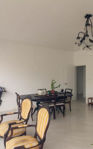 Apartamento à venda com 140m², 2 quartos e 1 vaga Apartamento à venda com 140m², 2 quartos e 1 vagaSala