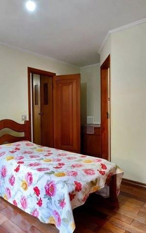Casa à venda com 219m², 3 quartos e 2 vagas