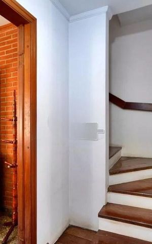 Casa à venda com 219m², 3 quartos e 2 vagas