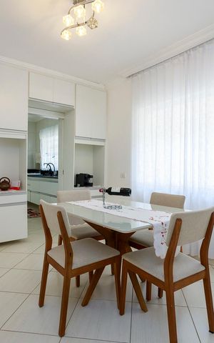 Casa à venda com 150m², 3 quartos e 2 vagas Casa à venda com 150m², 3 quartos e 2 vagasSala