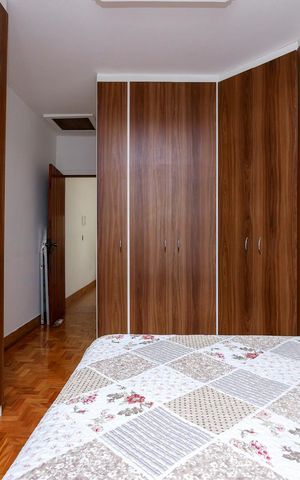 Casa à venda com 150m², 3 quartos e 2 vagas Casa à venda com 150m², 3 quartos e 2 vagasSuíte