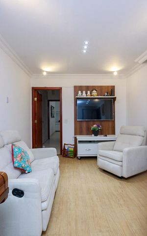 Casa à venda com 150m², 3 quartos e 2 vagas Casa à venda com 150m², 3 quartos e 2 vagasSala