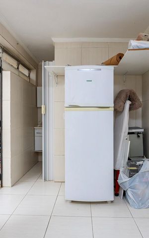 Casa à venda com 150m², 3 quartos e 2 vagas Casa à venda com 150m², 3 quartos e 2 vagasEdícula