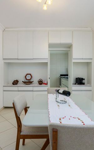 Casa à venda com 150m², 3 quartos e 2 vagas Casa à venda com 150m², 3 quartos e 2 vagasSala
