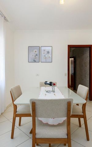 Casa à venda com 150m², 3 quartos e 2 vagas Casa à venda com 150m², 3 quartos e 2 vagasSala
