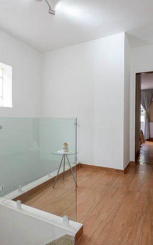 Casa à venda com 150m², 3 quartos e 2 vagas Casa à venda com 150m², 3 quartos e 2 vagasCorredor