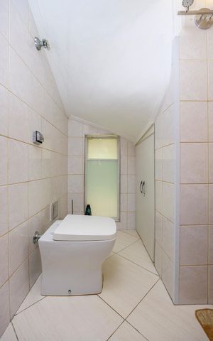 Casa à venda com 150m², 3 quartos e 2 vagas Casa à venda com 150m², 3 quartos e 2 vagasLavabo