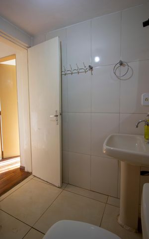 Apartamento para alugar com 65m², 2 quartos e sem vagaBanheiro