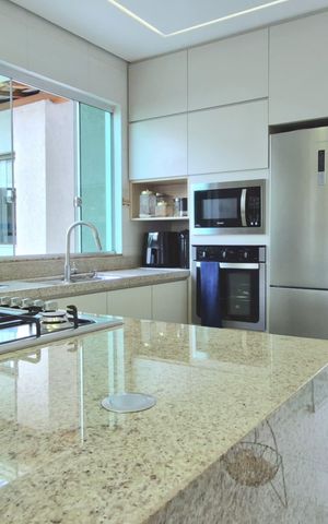 Casa à venda com 360m², 3 quartos e 4 vagas Casa à venda com 360m², 3 quartos e 4 vagasSala/Cozinha