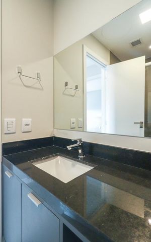 Apartamento à venda com 66m², 2 quartos e 2 vagasBanheiro da Suíte