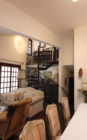 Casa à venda com 177m², 3 quartos e 2 vagasSala