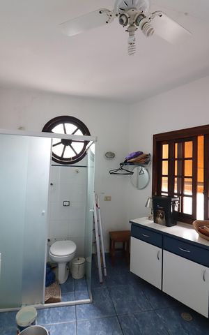 Casa à venda com 177m², 3 quartos e 2 vagasBanheiro de Serviço