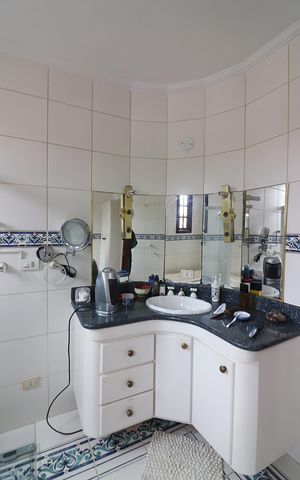 Casa à venda com 177m², 3 quartos e 2 vagasBanheiro da Suíte