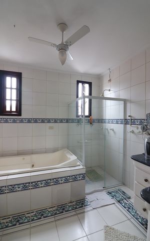 Casa à venda com 177m², 3 quartos e 2 vagasBanheiro da Suíte