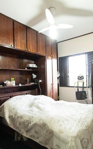 Casa para alugar com 245m², 5 quartos e 6 vagas Casa para alugar com 245m², 5 quartos e 6 vagasSuíte