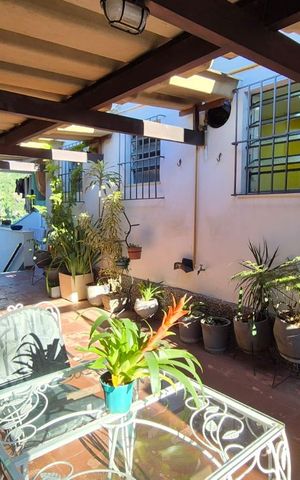 Casa à venda com 400m², 4 quartos e 5 vagas Casa à venda com 400m², 4 quartos e 5 vagasÁrea Externa