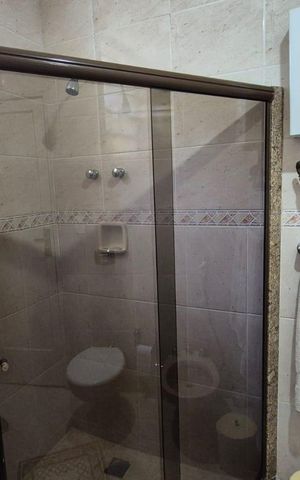 Casa à venda com 400m², 4 quartos e 5 vagas Casa à venda com 400m², 4 quartos e 5 vagasBanheiro 4
