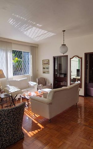 Casa à venda com 400m², 4 quartos e 5 vagas Casa à venda com 400m², 4 quartos e 5 vagasSala de Estar