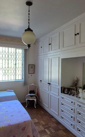 Casa à venda com 400m², 4 quartos e 5 vagas Casa à venda com 400m², 4 quartos e 5 vagasQuarto 3
