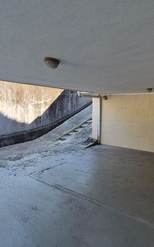 Casa à venda com 400m², 4 quartos e 5 vagas Casa à venda com 400m², 4 quartos e 5 vagasGaragem