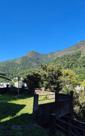 Casa à venda com 400m², 4 quartos e 5 vagas Casa à venda com 400m², 4 quartos e 5 vagasÁrea Externa