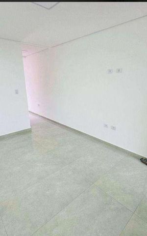 Casa à venda com 250m², 2 quartos e 2 vagas Casa à venda com 250m², 2 quartos e 2 vagasSala