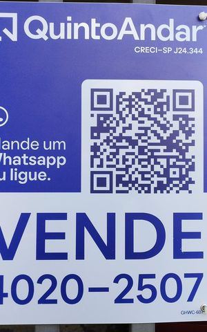 Casa à venda com 990m², 8 quartos e 2 vagas Casa à venda com 990m², 8 quartos e 2 vagasPlaquinha