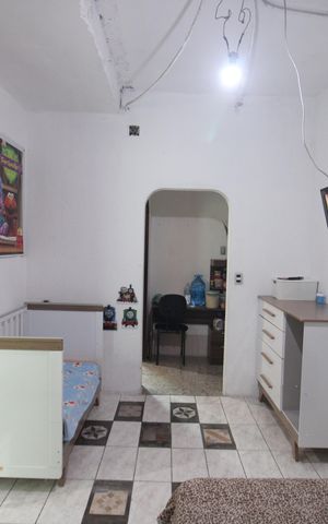 Casa à venda com 990m², 8 quartos e 2 vagasÁrea de Serviço - Quarto