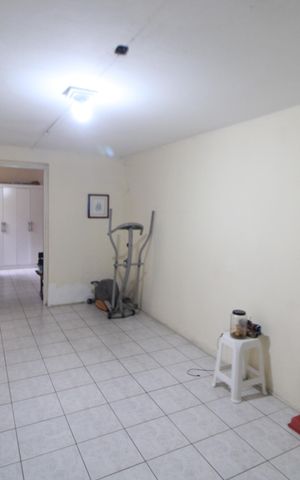 Casa à venda com 990m², 8 quartos e 2 vagasQuarto 4
