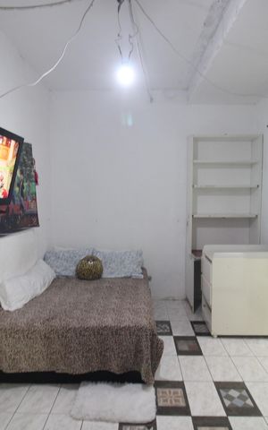 Casa à venda com 990m², 8 quartos e 2 vagasÁrea de Serviço - Quarto