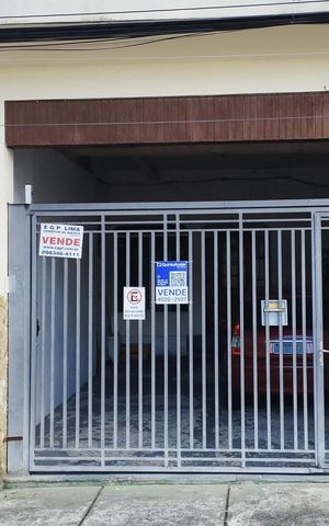 Casa à venda com 990m², 8 quartos e 2 vagas Casa à venda com 990m², 8 quartos e 2 vagasFachada